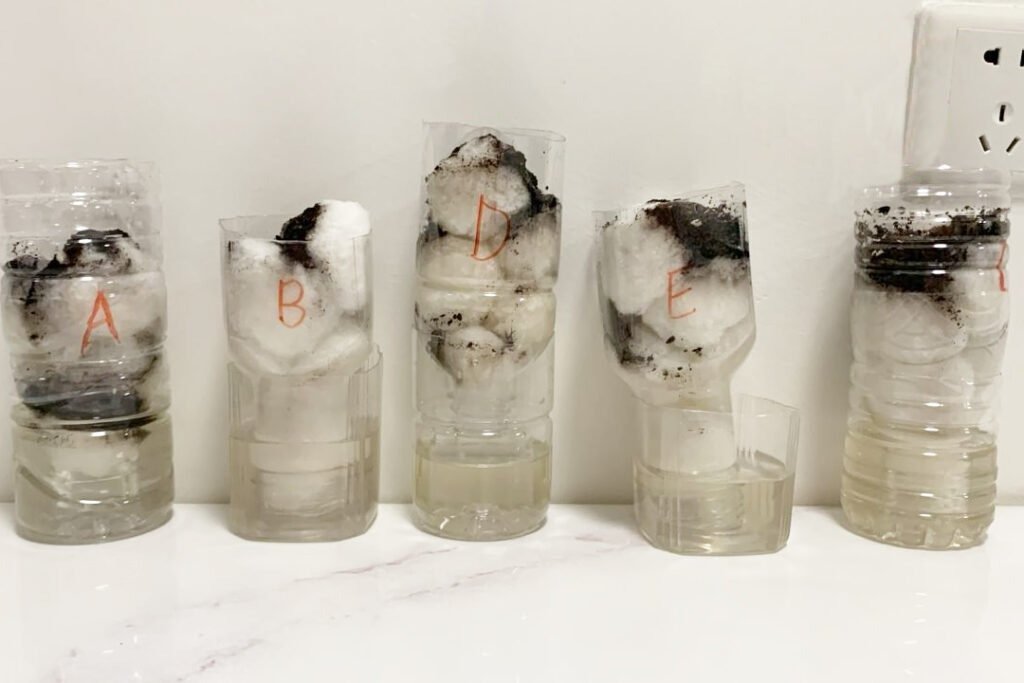 Polyester fiber balls filtering soil-contaminated water