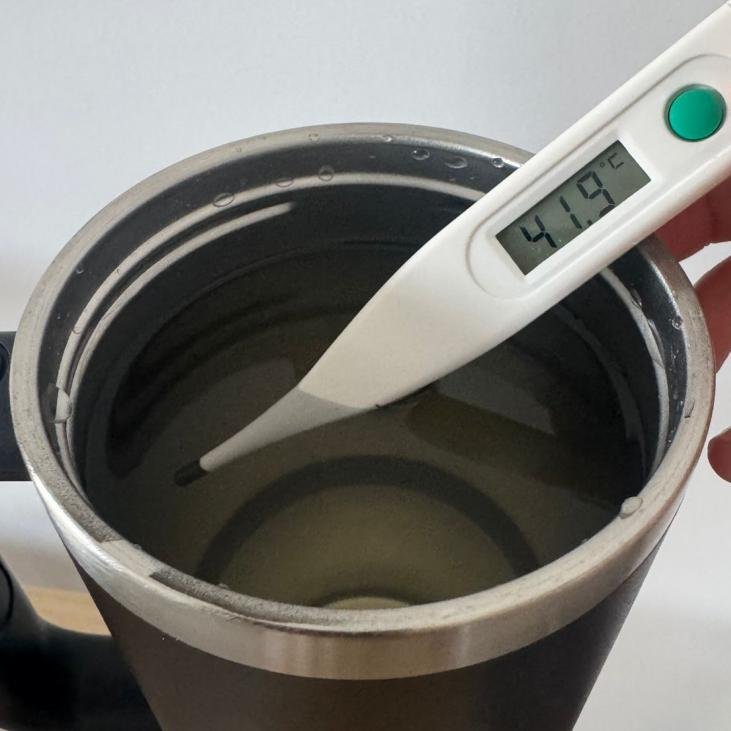 Thermometer reading 41.9°C after 14 hours, before switching to cold test.