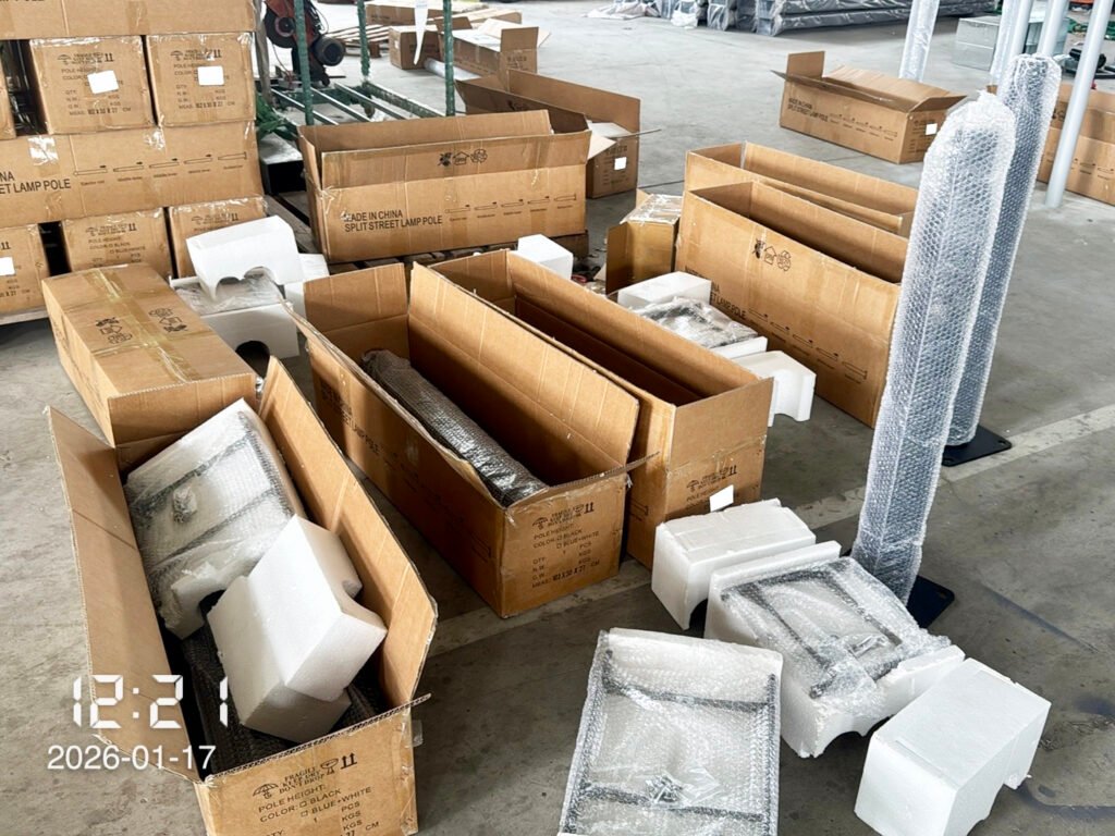 Random unboxing inspection of street light poles